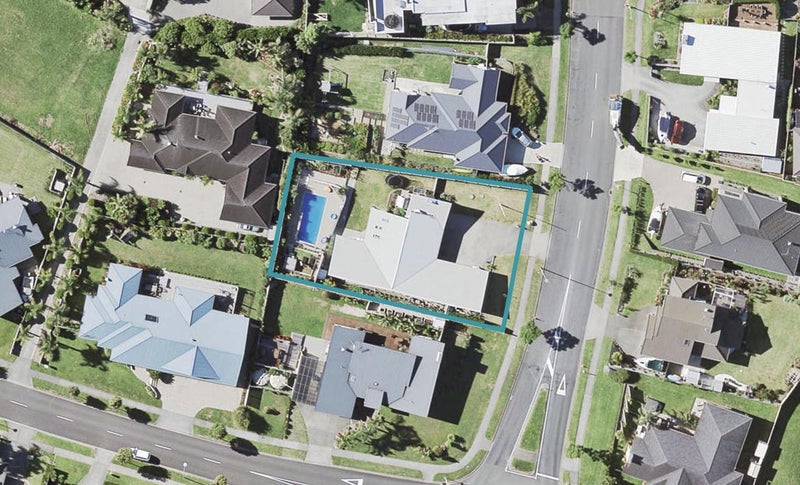 8 Constellation Avenue, Beachlands, Auckland - Carousel 1