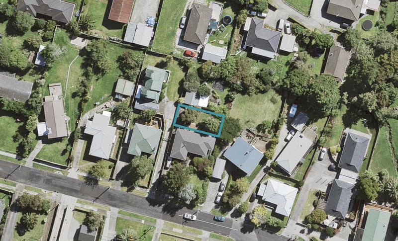 8D Claridge Street, Glen Eden, Auckland - Carousel 1