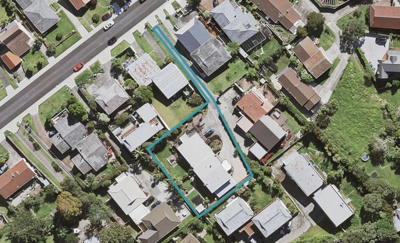 2/47 Shanaway Rise, Hillcrest, Auckland - Carousel 1