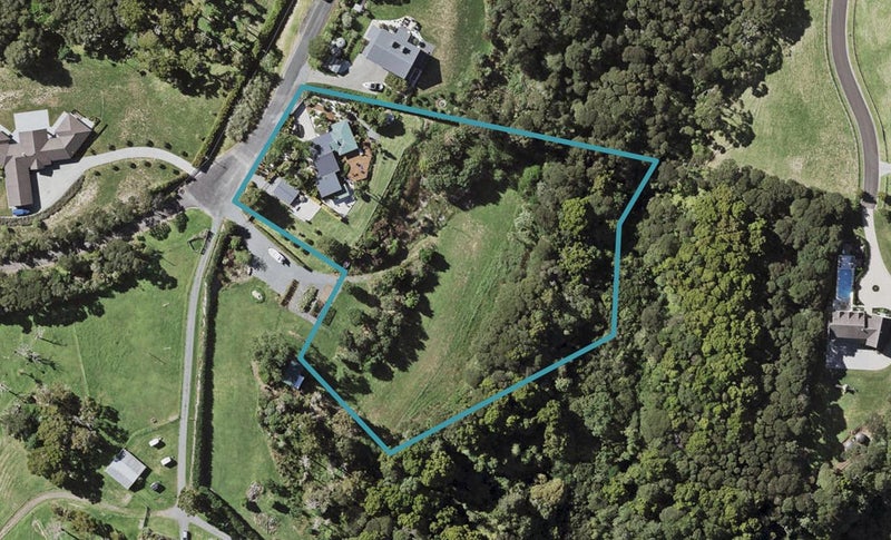 24 Griggs Road, Howick - Carousel 1