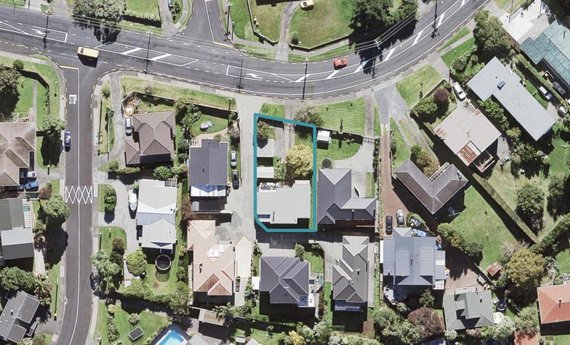 78 Golf Road, New Lynn, Auckland - Carousel 1