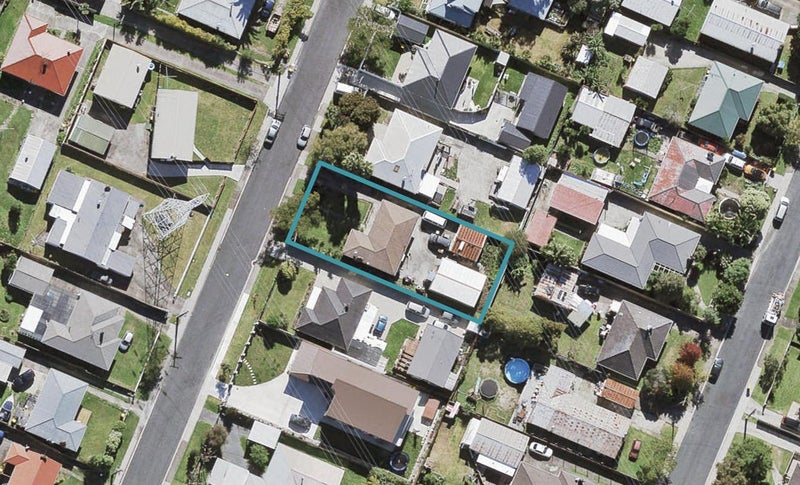 25 Cobham Crescent, Kelston, Auckland - Carousel 1