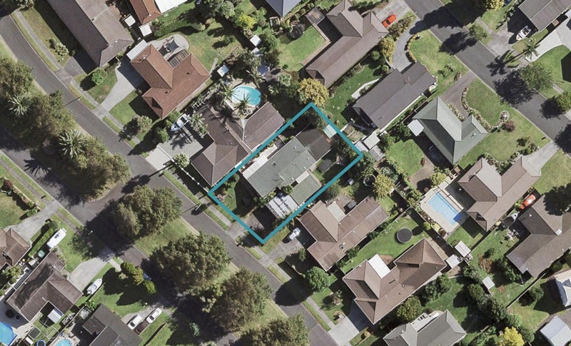 8 Brockton Avenue, Conifer Grove, Takanini - Carousel 1