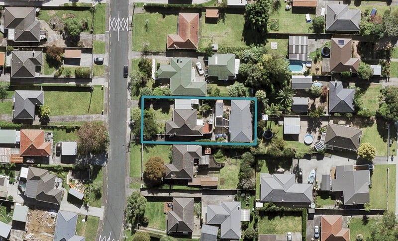 72 Neil Avenue, Te Atatu Peninsula, Auckland - Carousel 1