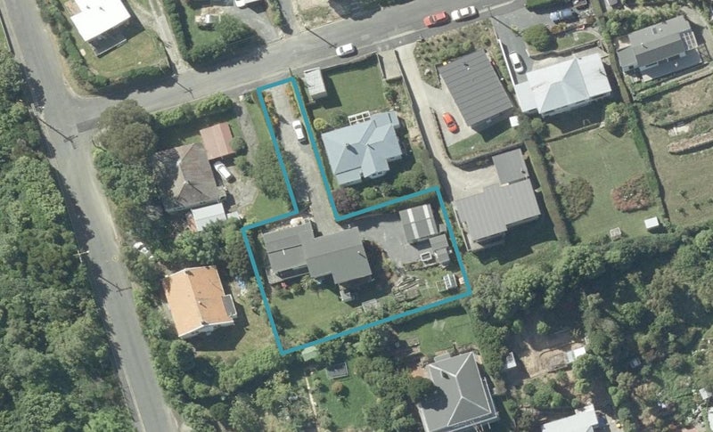 32 Kauri Street, Ravensbourne, Dunedin - Carousel 1
