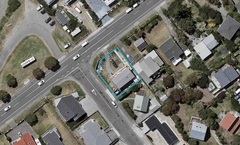 20 Field Way, Waikanae Beach, Waikanae - Carousel 1