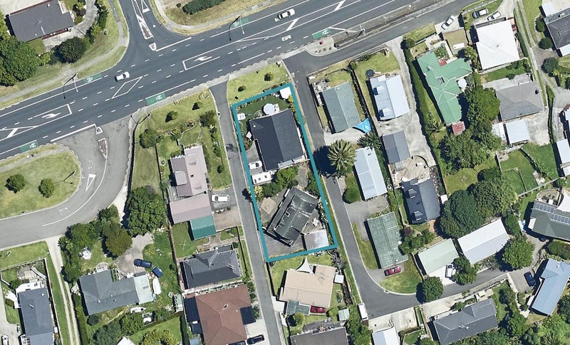 2 Michael Way, Judea, Tauranga - Carousel 1