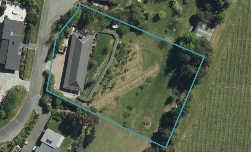 8 Edgehill Place, Blenheim - Carousel 1