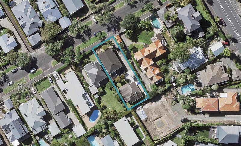 2/3 Ascot Avenue, Narrow Neck, Auckland - Carousel 1