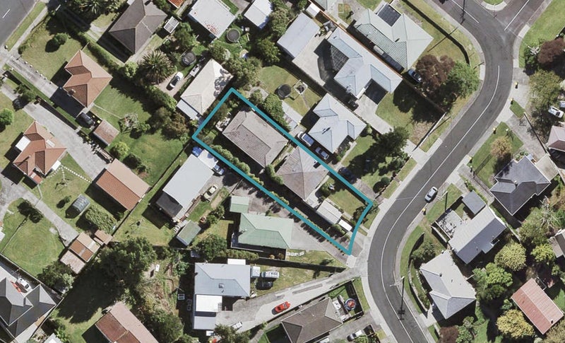 1/32 Kereru Street, Henderson, Auckland - Carousel 1