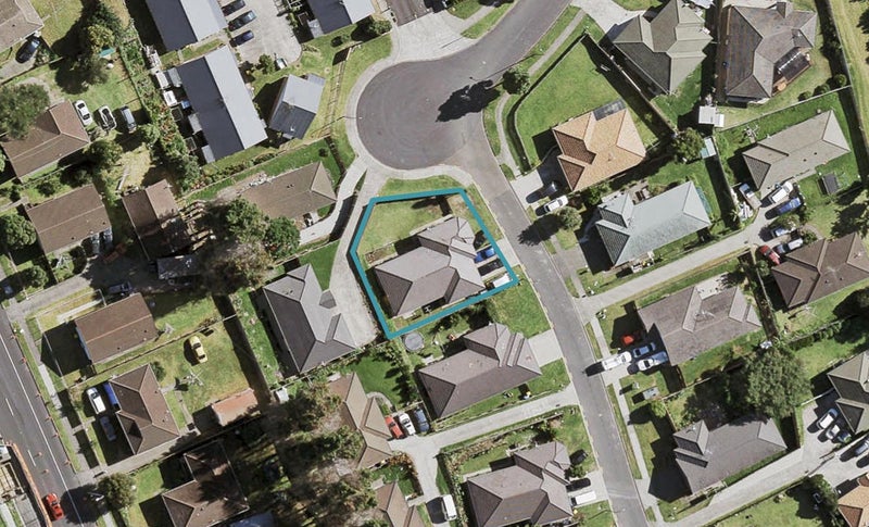 25 Castlefinn Drive, Weymouth, Auckland - Carousel 1