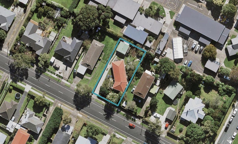 45 Muir Avenue, Mangere Bridge, Auckland - Carousel 1