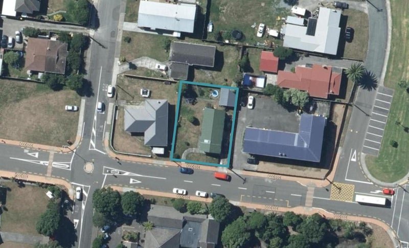 4 Te Hiko Street, Takapuwahia, Porirua - Carousel 1