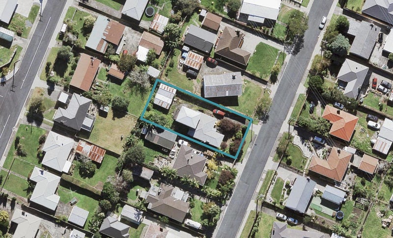 89 Cobham Crescent, Kelston, Auckland - Carousel 1