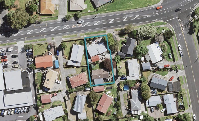 2/450 Swanson Road, Ranui, Auckland - Carousel 1