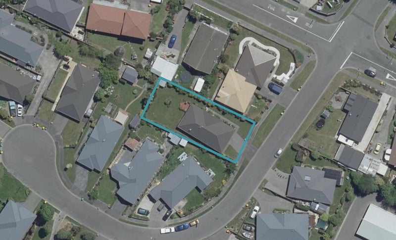 8 Ballymena Drive, Belfast, Christchurch - Carousel 1