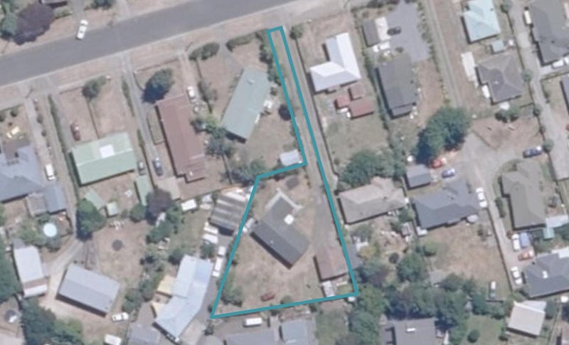 2/11 Rawhiti Street, Taupō - Carousel 1