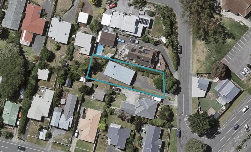 20 Bluegum Road, Paraparaumu Beach, Paraparaumu - Carousel 1