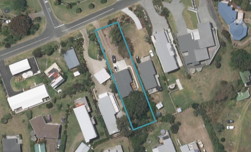 20 Findlay Street, Mangawhai Heads, Mangawhai - Carousel 1