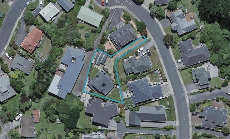 10 Ronald Woolf Place, Churton Park, Wellington - Carousel 1