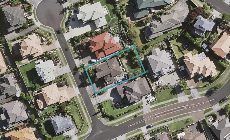 3 Sesame Grove, Goodwood Heights, Auckland - Carousel 1