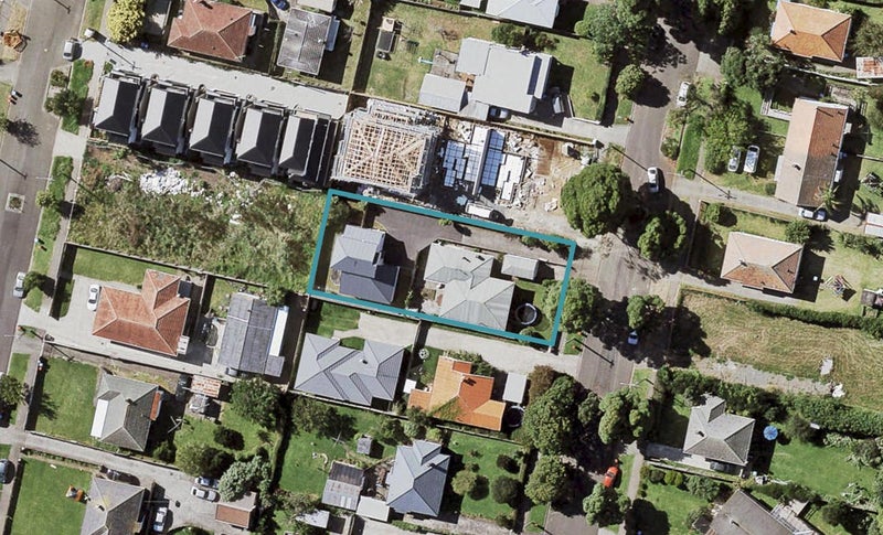 11A Waddell Avenue, Point England, Auckland - Carousel 1