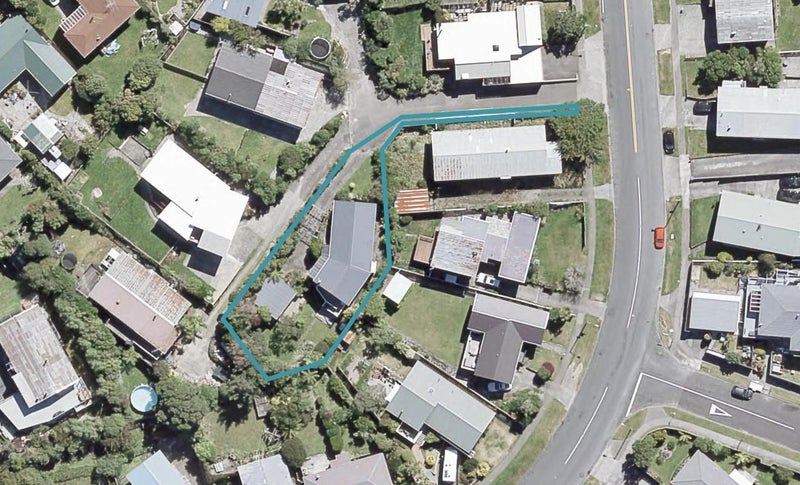261 Dowse Drive, Maungaraki, Lower Hutt - Carousel 1