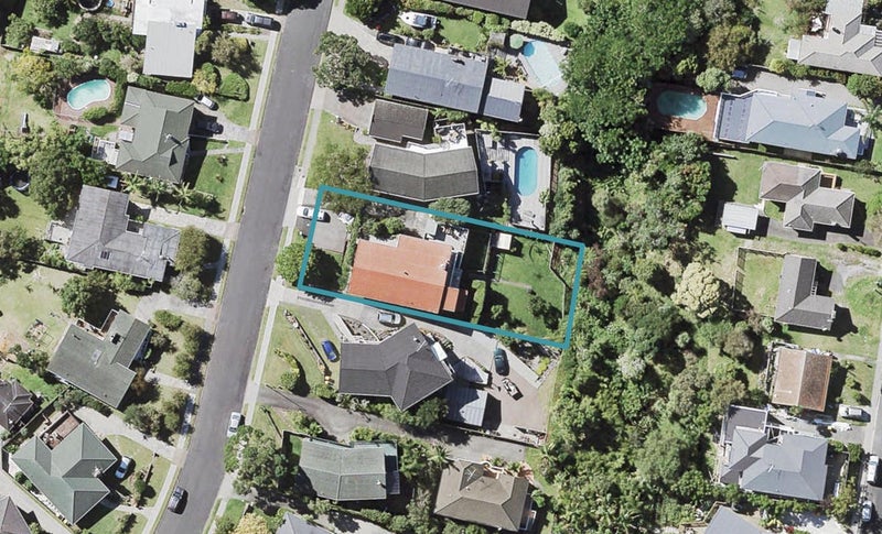 10 Mayfair Crescent, Mairangi Bay, Auckland - Carousel 1