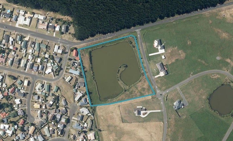 2 Lakeview Drive, Foxton Beach, Foxton - Carousel 1
