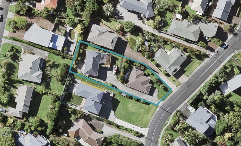 38 Glenfern Road, Mellons Bay, Auckland - Carousel 1