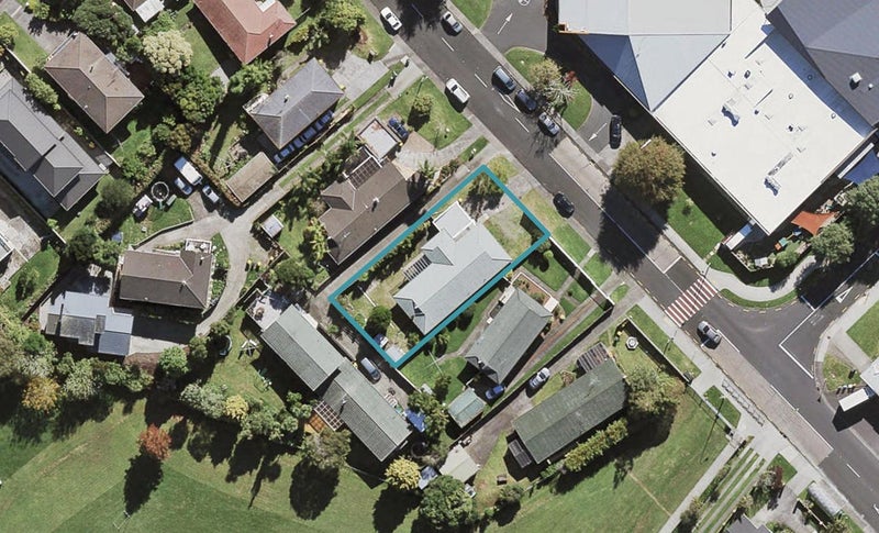 62 Eban Avenue, Hillcrest, Auckland - Carousel 1