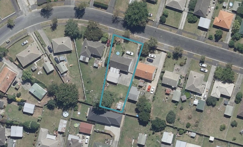 20 Montgomery Crescent, Bader, Hamilton - Carousel 1