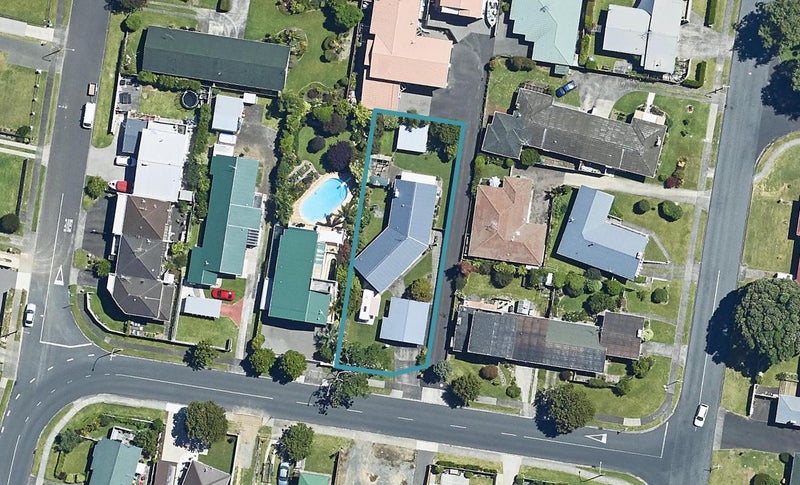 7 Cherrywood Drive, Otumoetai, Tauranga - Carousel 1