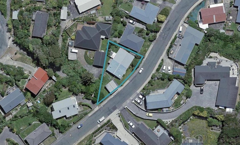 21 Carluke Street, Paparangi, Wellington - Carousel 1