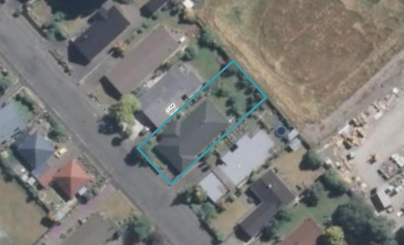 22 Queens Drive, Allenton, Ashburton - Carousel 1