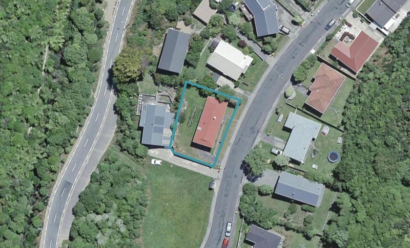 98 Hazlewood Avenue, Karori, Wellington - Carousel 1