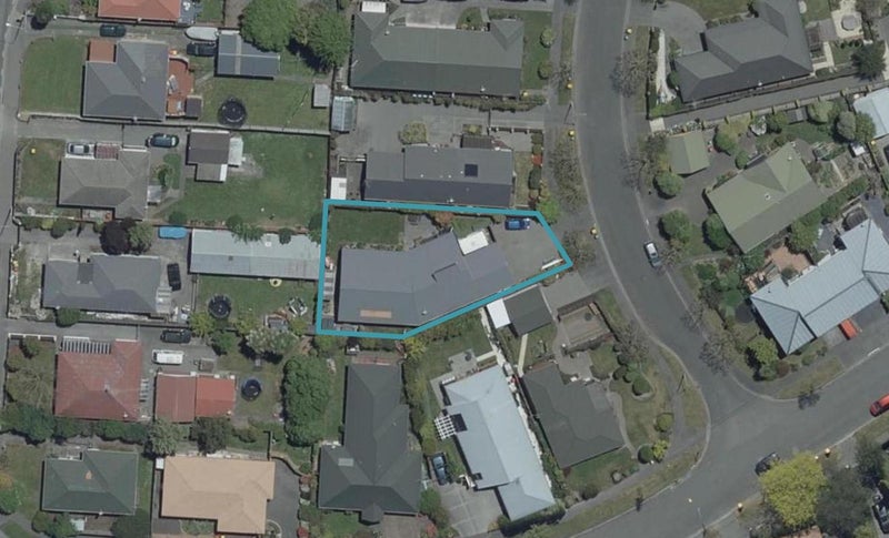 5 Creese Place, Redwood, Christchurch - Carousel 1