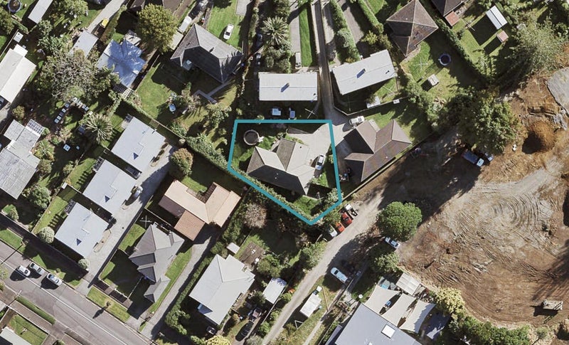 18B Daventry Street, Waterview, Auckland - Carousel 1