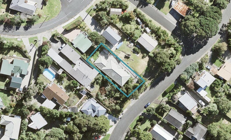 15 Elliston Crescent, Stanmore Bay, Whangaparaoa - Carousel 1