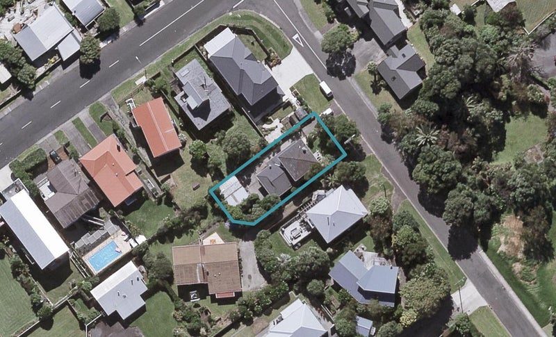 4 Mcfarlane Street, Oakura, Oakura - Carousel 1