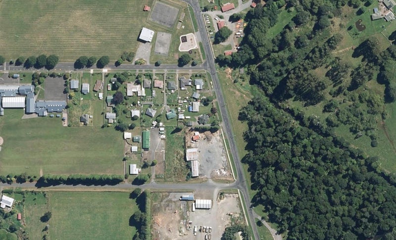 16 Parapara Rd (State Highway, 4), RAETIHI - Carousel 1