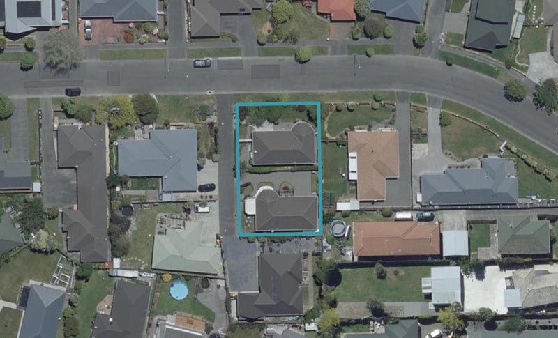 1/11 Beauford Place, Parklands, Christchurch - Carousel 1