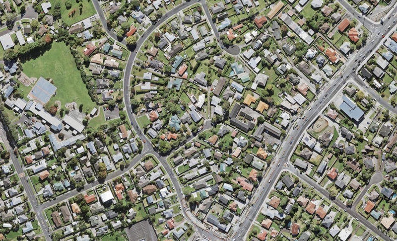 8F Rowan Terrace, Te Atatu South, Auckland - Carousel 1