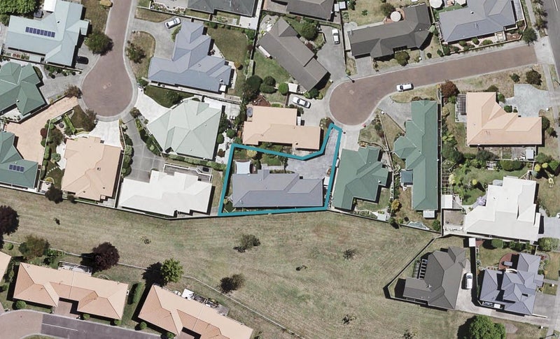 5 Palace Court, Taradale, Napier - Carousel 1