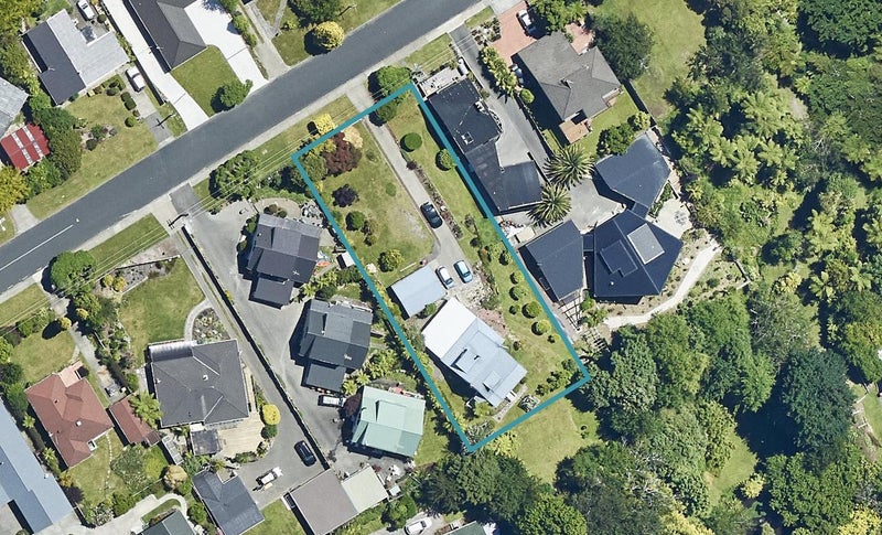 72 Grand Vue Road, Kawaha Point, Rotorua - Carousel 1