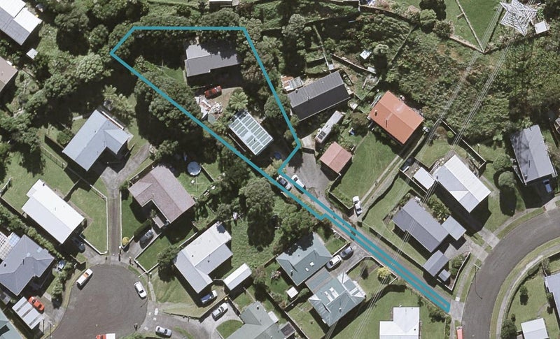 5B Tahurangi Place, Spotswood, New Plymouth - Carousel 1