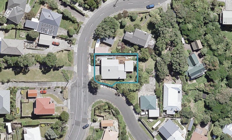 17 Pokohiwi Road, Normandale, Lower Hutt - Carousel 1