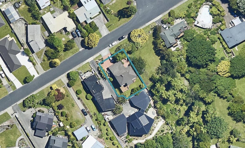 70 Grand Vue Road, Kawaha Point, Rotorua - Carousel 1