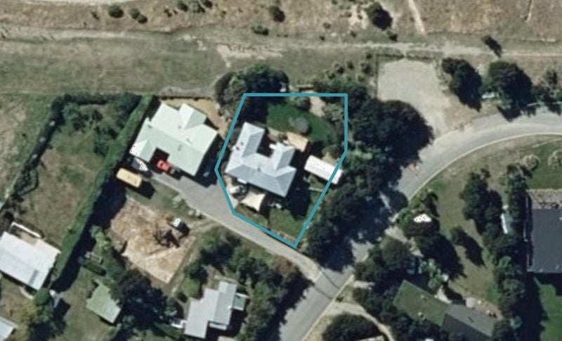 9 Flora Dora Parade, Wanaka - Carousel 1