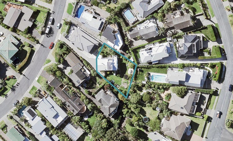 15 Vaughan Crescent, Murrays Bay, Auckland - Carousel 1